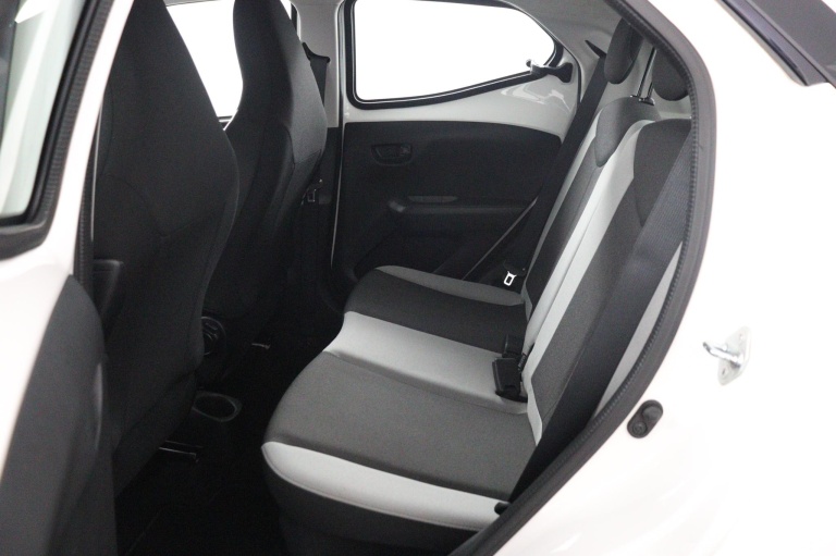 Toyota Aygo - 1.0 VVT-i x-play 18