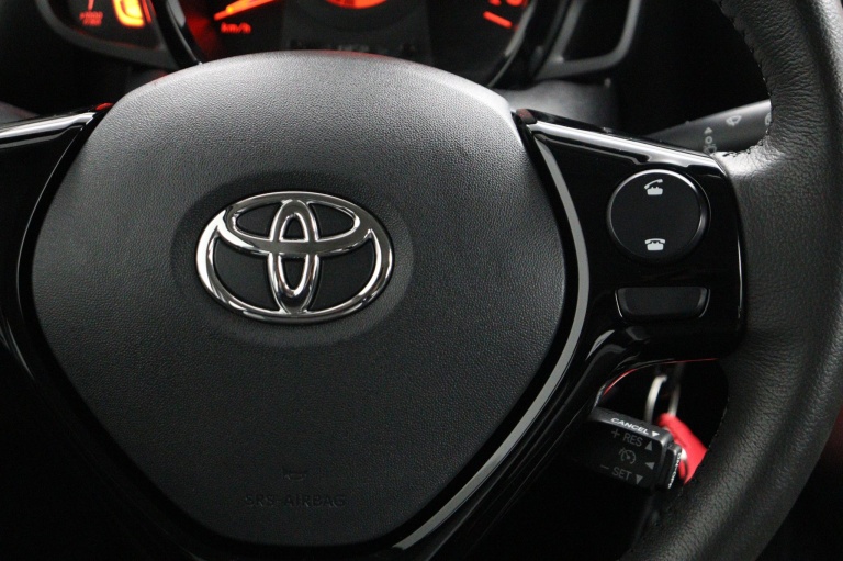 Toyota Aygo - 1.0 VVT-i x-play 21