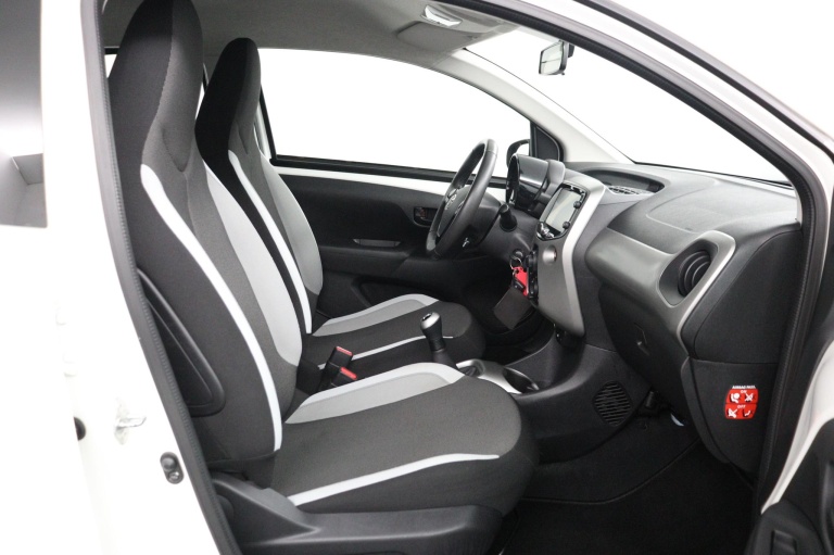 Toyota Aygo - 1.0 VVT-i x-play 22