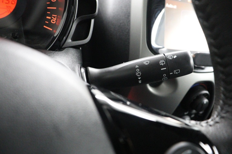 Toyota Aygo - 1.0 VVT-i x-play 33