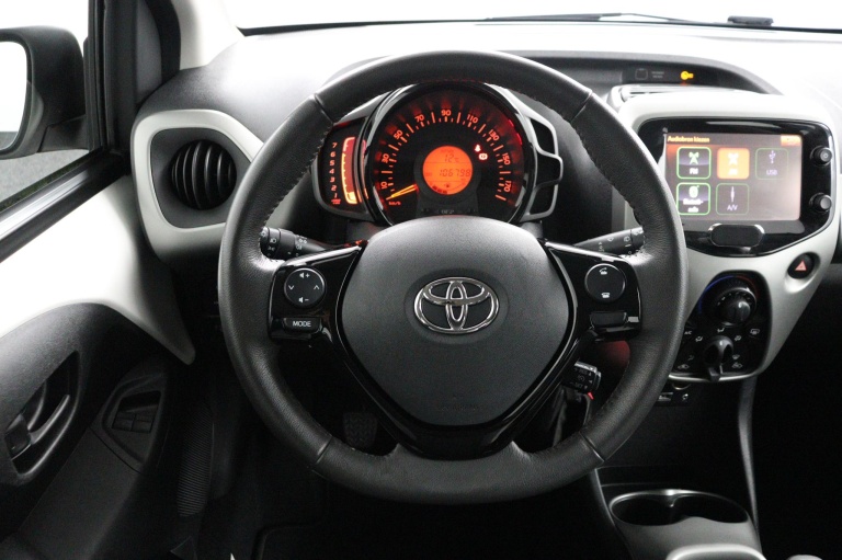Toyota Aygo - 1.0 VVT-i x-play 59