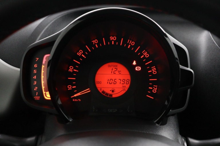 Toyota Aygo - 1.0 VVT-i x-play 6