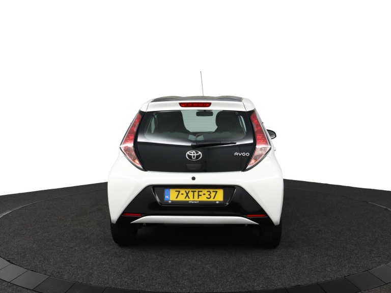 Toyota Aygo - 1.0 VVT-i x-play 62