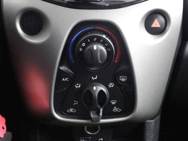 Toyota Aygo - 1.0 VVT-i x-play