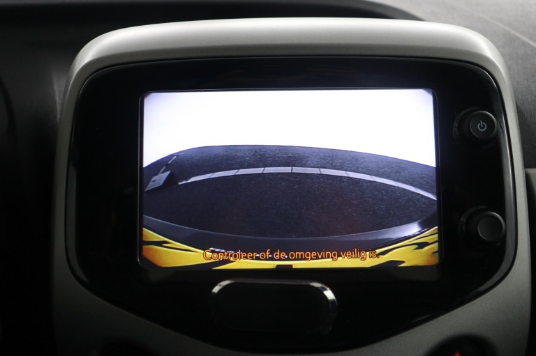 Toyota Aygo - 1.0 VVT-i x-play 9