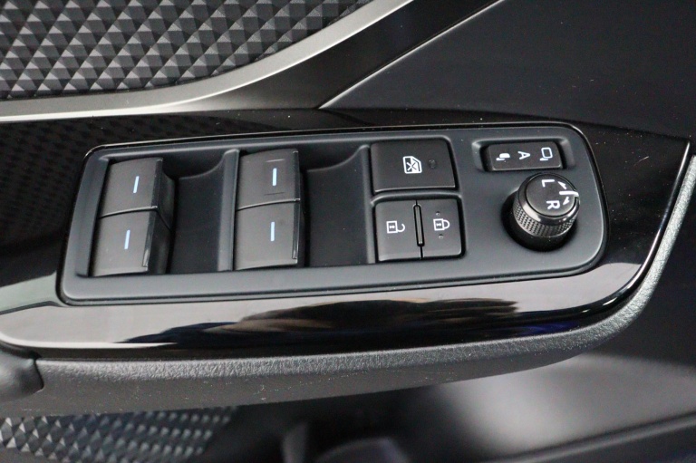 Toyota C-HR - 1.8 Hybrid Dynamic 30