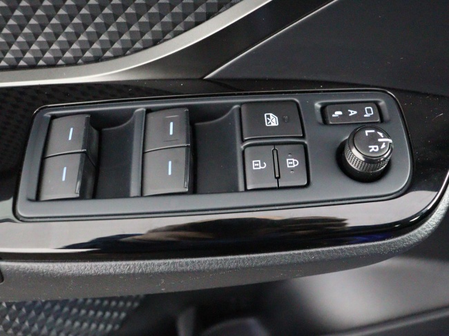 Toyota C-HR - 1.8 Hybrid Dynamic