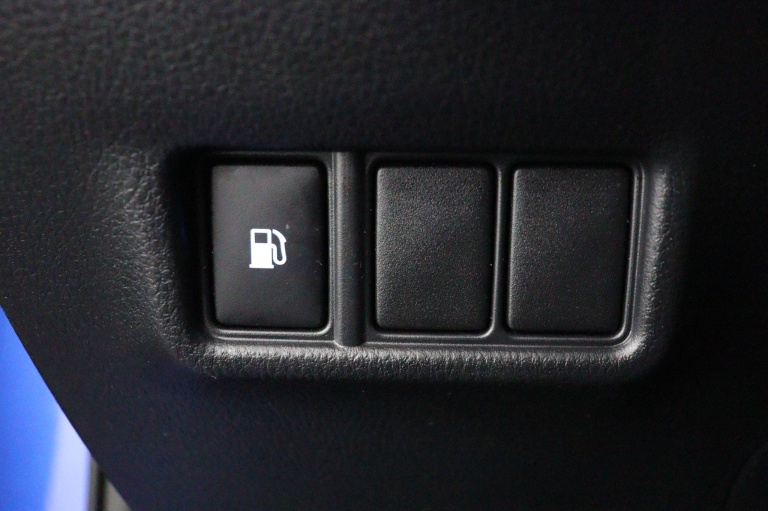 Toyota C-HR - 1.8 Hybrid Dynamic 32