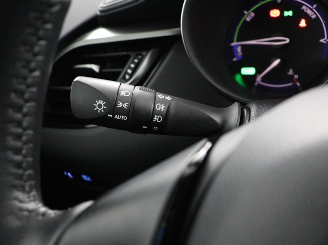 Toyota C-HR - 1.8 Hybrid Dynamic