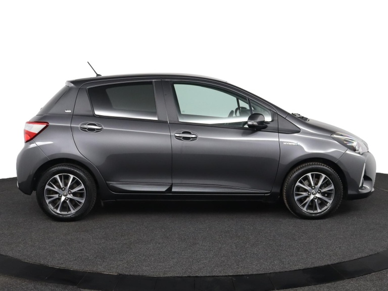 Toyota Yaris - 1.5 Hybrid Dynamic 11