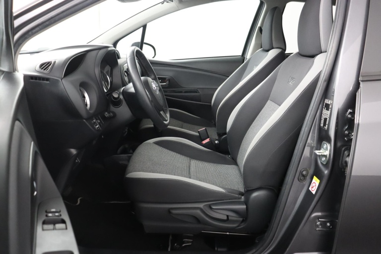 Toyota Yaris - 1.5 Hybrid Dynamic 14