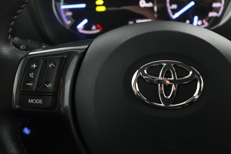 Toyota Yaris - 1.5 Hybrid Dynamic 17