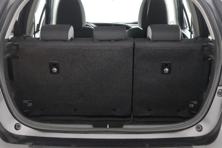 Toyota Yaris - 1.5 Hybrid Dynamic 22