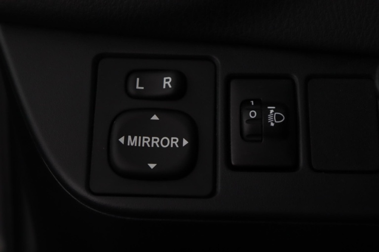 Toyota Yaris - 1.5 Hybrid Dynamic 28