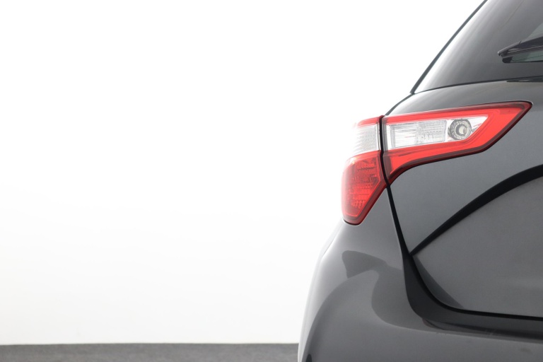 Toyota Yaris - 1.5 Hybrid Dynamic 37