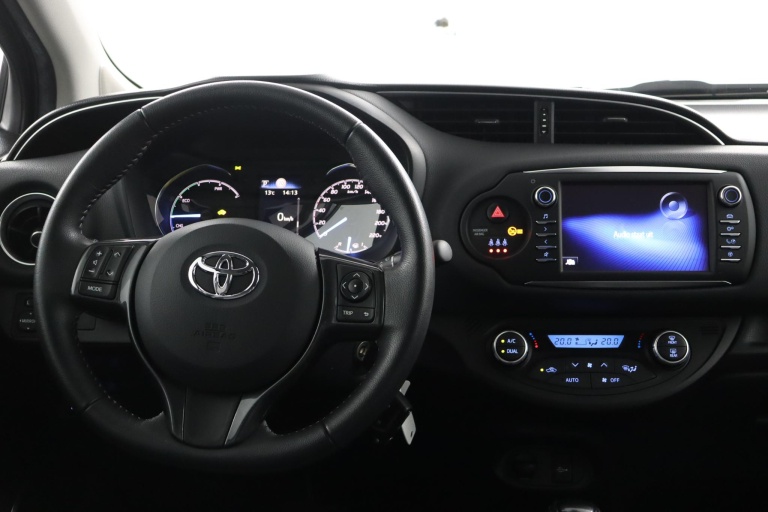 Toyota Yaris - 1.5 Hybrid Dynamic 51