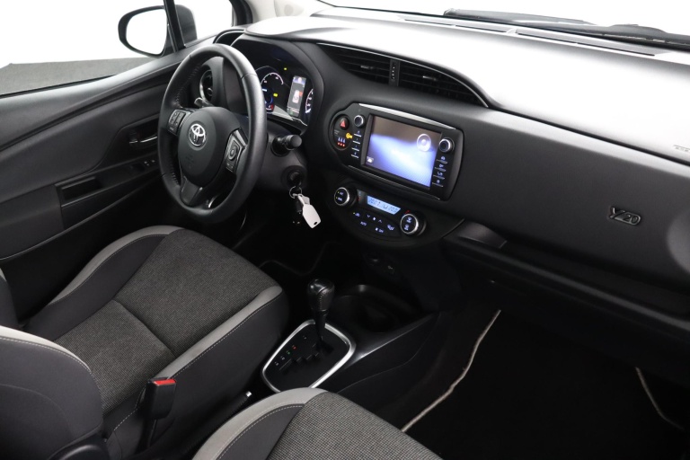 Toyota Yaris - 1.5 Hybrid Dynamic 52