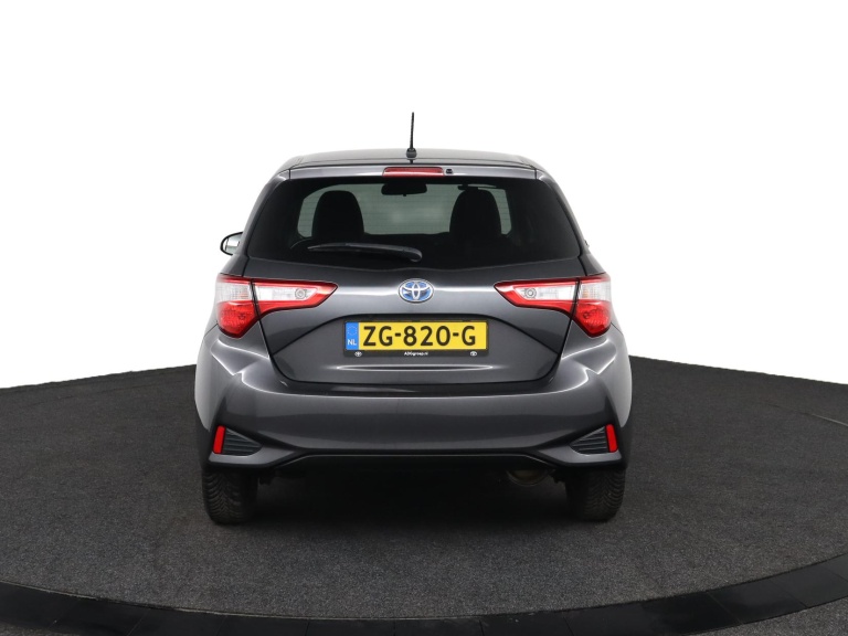 Toyota Yaris - 1.5 Hybrid Dynamic 54