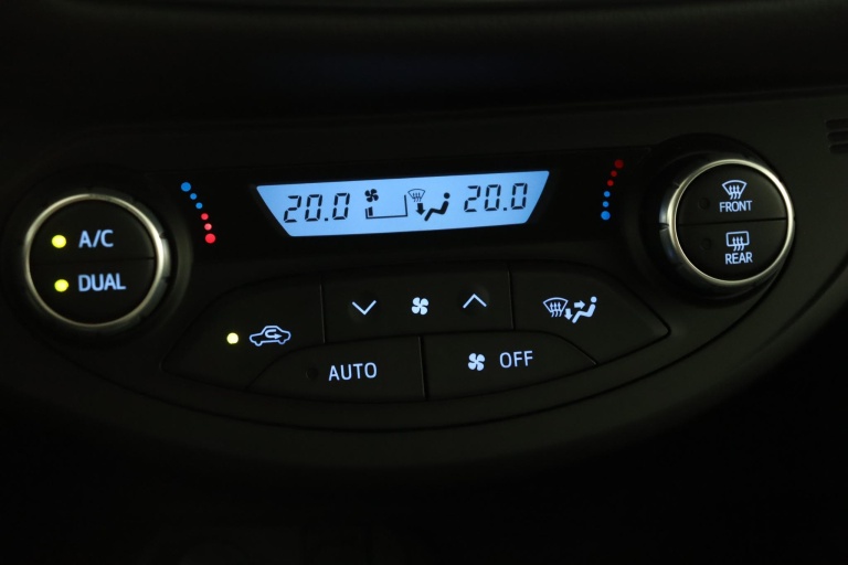 Toyota Yaris - 1.5 Hybrid Dynamic 7