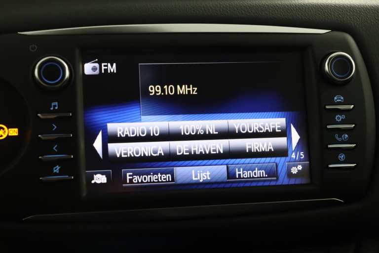 Toyota Yaris - 1.5 Hybrid Dynamic 8