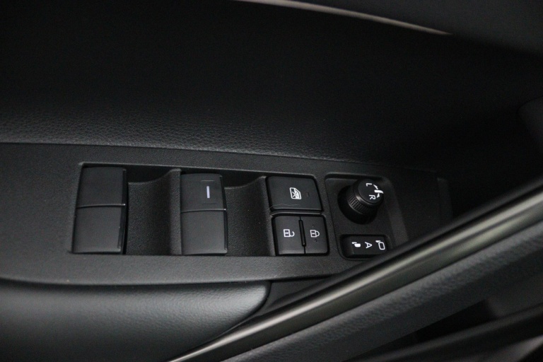 Toyota Corolla Cross - Hybrid 140 Dynamic 28