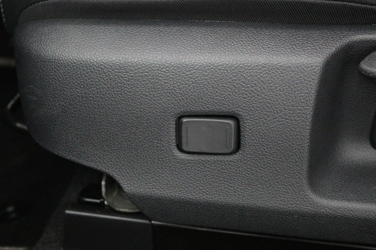 Toyota Corolla Touring Sports - Hybrid 140 Dynamic 36