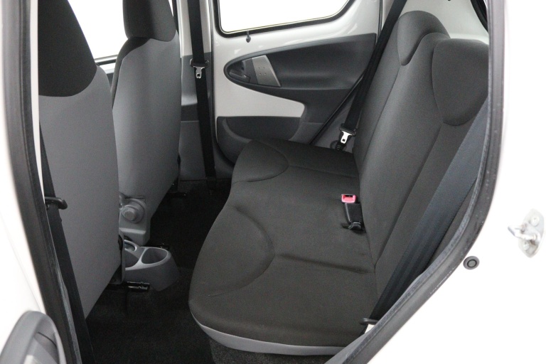 Toyota Aygo - 1.0-12V Now 16