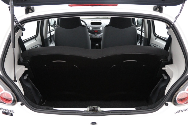Toyota Aygo - 1.0-12V Now 19