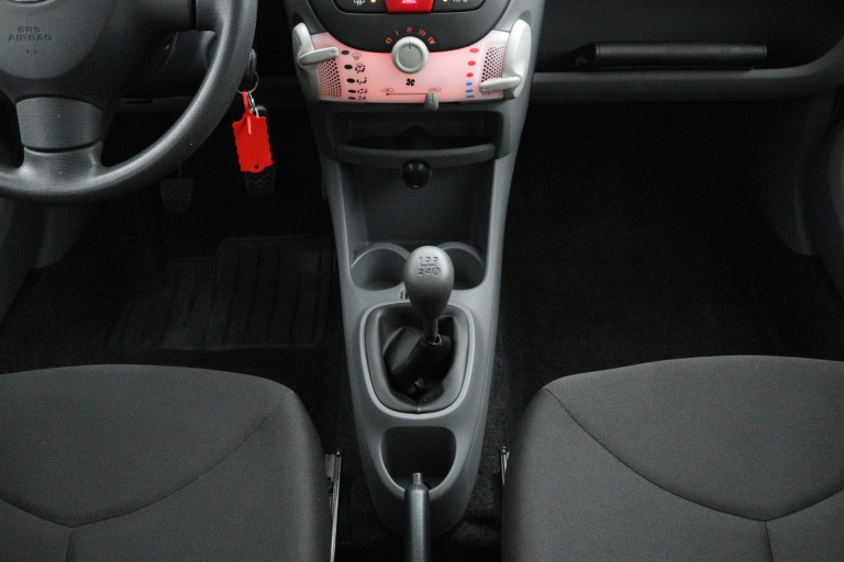Toyota Aygo - 1.0-12V Now 22