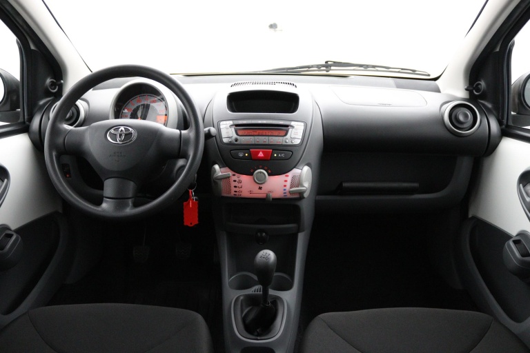 Toyota Aygo - 1.0-12V Now 4