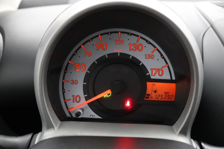 Toyota Aygo - 1.0-12V Now 6