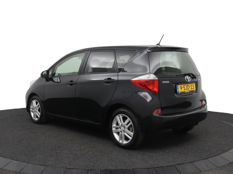 Toyota Verso-S - 1.3 VVT-i Dynamic 12