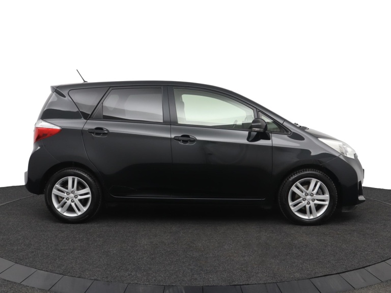 Toyota Verso-S - 1.3 VVT-i Dynamic 13