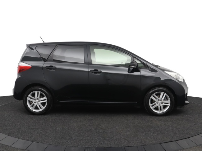 Toyota Verso-S - 1.3 VVT-i Dynamic