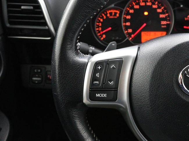 Toyota Verso-S - 1.3 VVT-i Dynamic