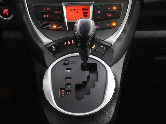 Toyota Verso-S - 1.3 VVT-i Dynamic