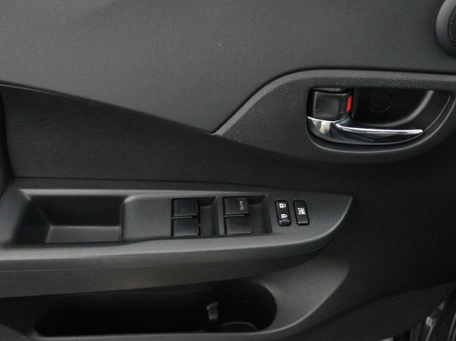 Toyota Verso-S - 1.3 VVT-i Dynamic