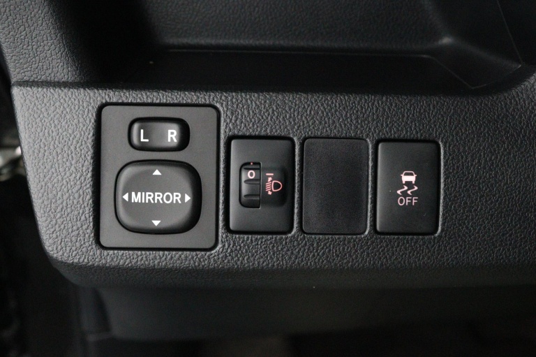 Toyota Verso-S - 1.3 VVT-i Dynamic 28