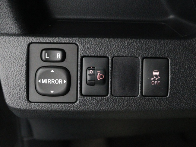 Toyota Verso-S - 1.3 VVT-i Dynamic