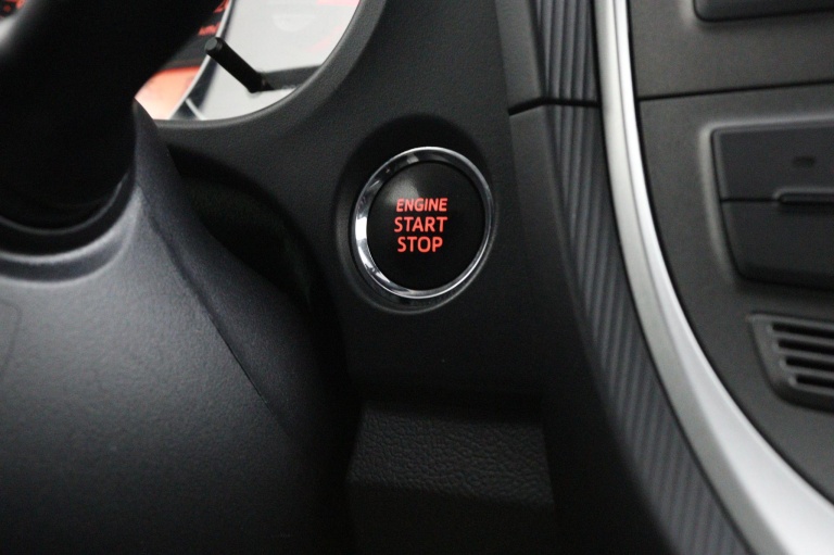 Toyota Verso-S - 1.3 VVT-i Dynamic 38