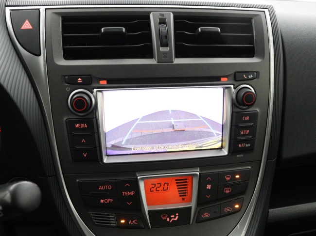 Toyota Verso-S - 1.3 VVT-i Dynamic