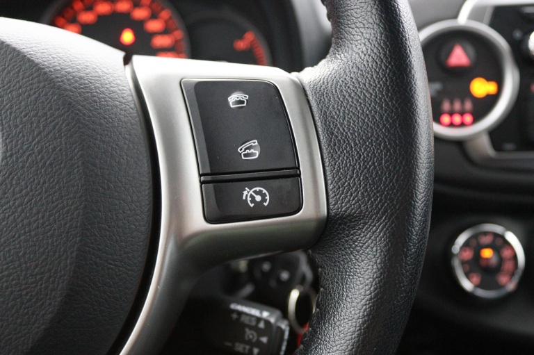 Toyota Yaris - 1.3 VVT-i Aspiration 21