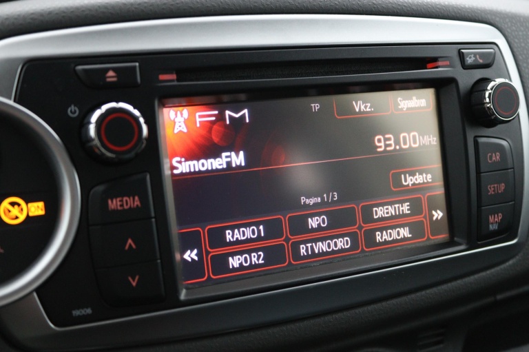 Toyota Yaris - 1.3 VVT-i Aspiration 8