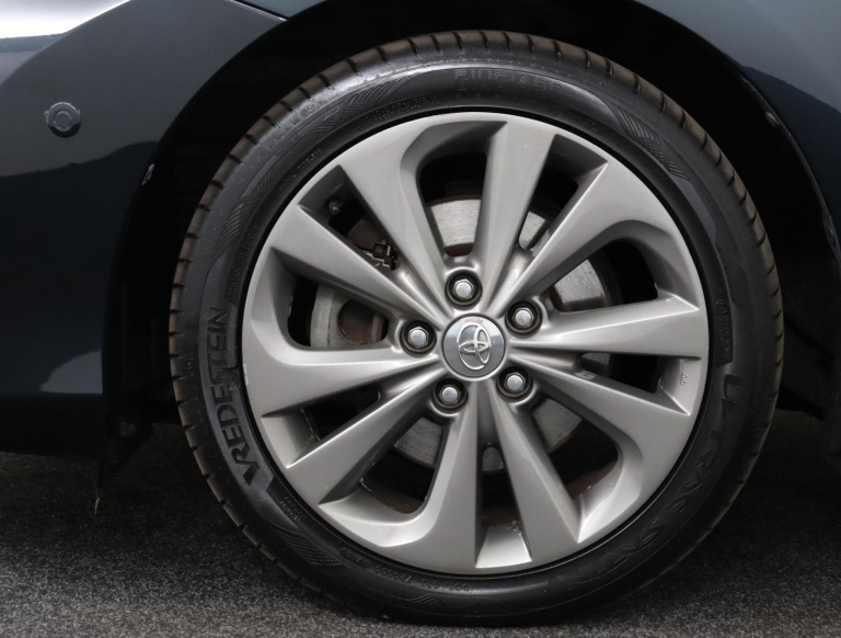Toyota Auris - 1.8 Hybrid Lease Pro 36