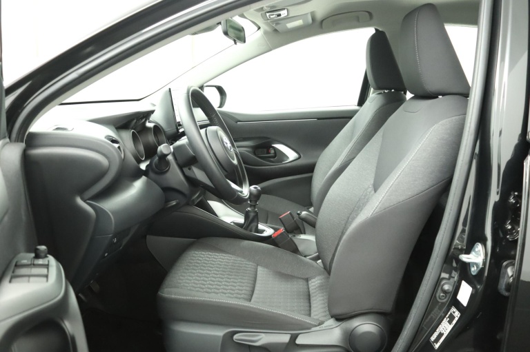 Toyota Yaris - 1.5 VVT-i Dynamic 17