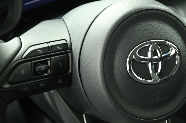 Toyota Yaris - 1.5 VVT-i Dynamic 19