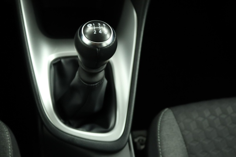 Toyota Yaris - 1.5 VVT-i Dynamic 27