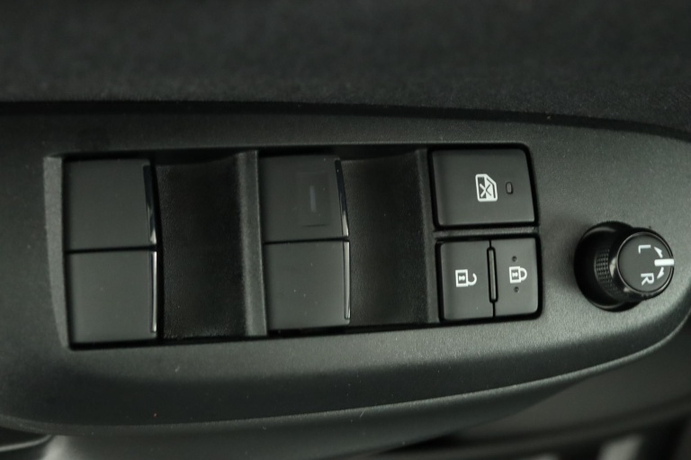 Toyota Yaris - 1.5 VVT-i Dynamic 29