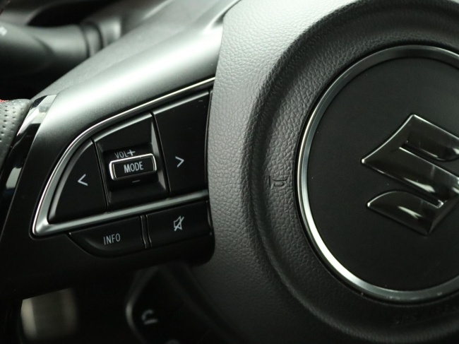 Suzuki Swift - 1.4 Sport Smart Hybrid