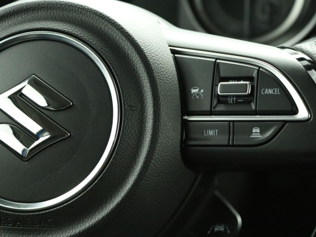 Suzuki Swift - 1.4 Sport Smart Hybrid